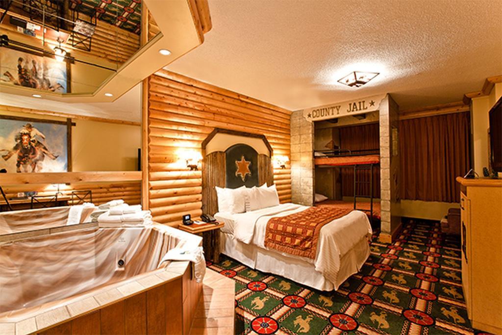 Fantasyland Hotel Έντμοντον Εξωτερικό φωτογραφία