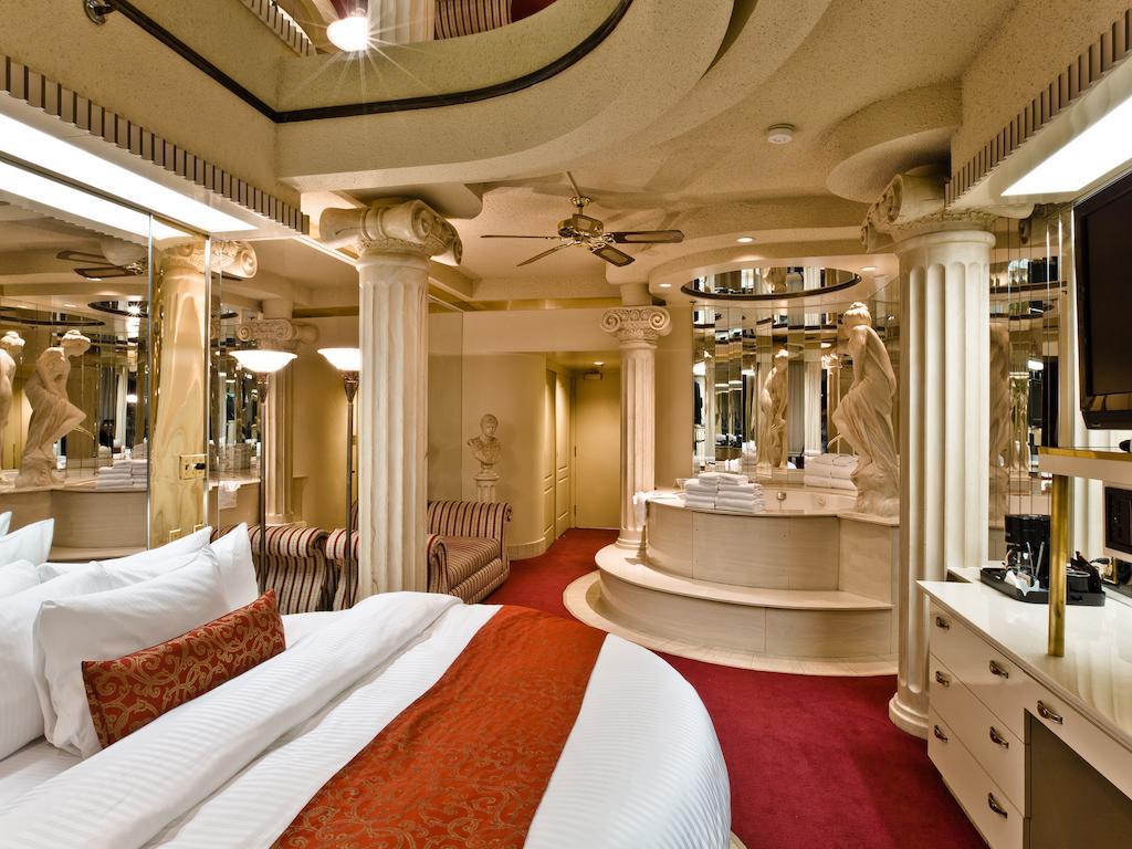 Fantasyland Hotel Έντμοντον Εξωτερικό φωτογραφία