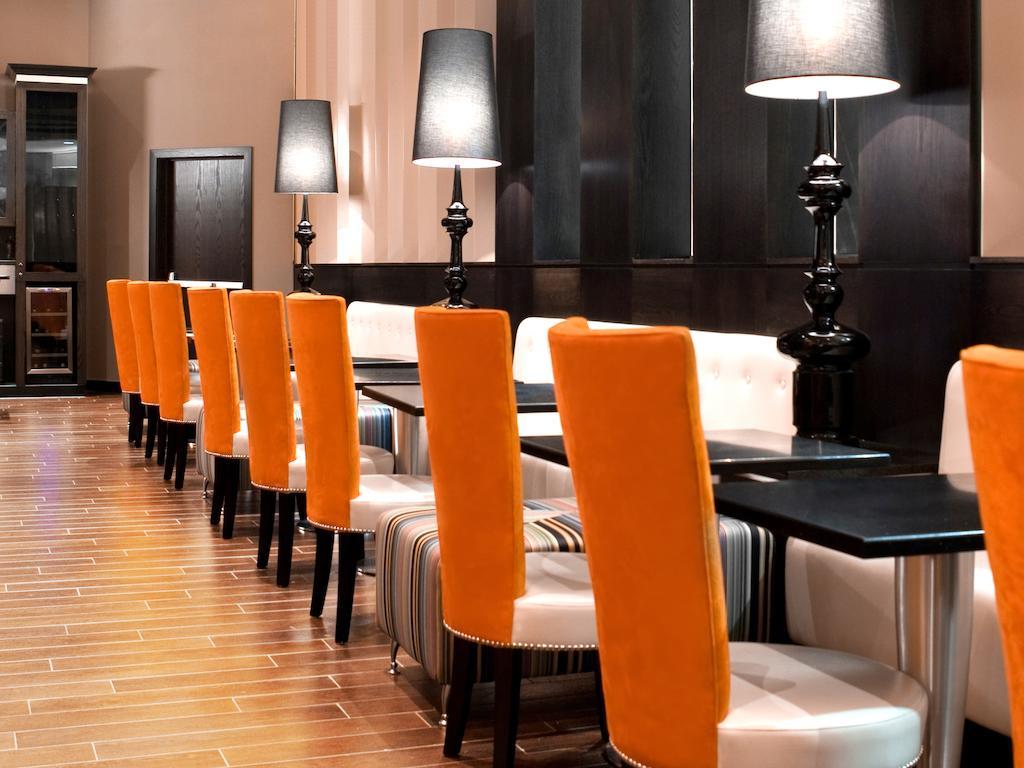 Fantasyland Hotel Έντμοντον Εξωτερικό φωτογραφία
